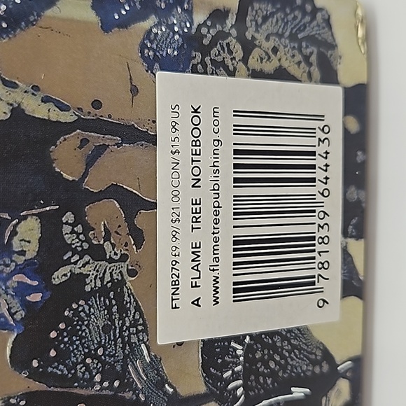 A FLAME TREE hardcover lined notebook with magnetic close - Picture 7 of 10